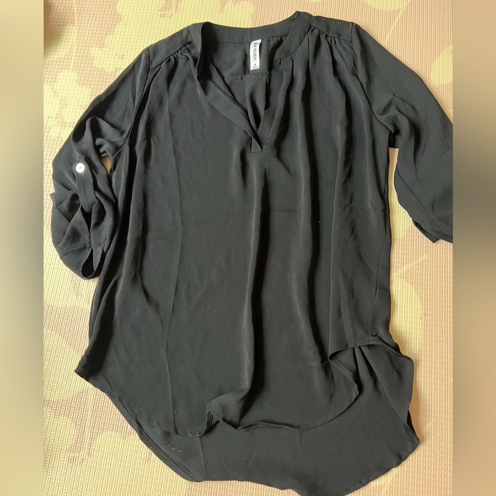 Medium black work top